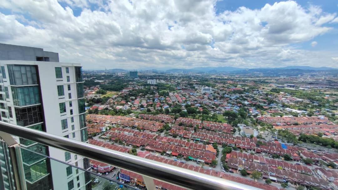 Nins Evo Bangi Apartment Bagian luar foto